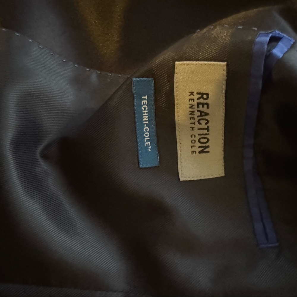 Kenneth Cole Men's Classic Black Suit XS - Picture 4 of 8